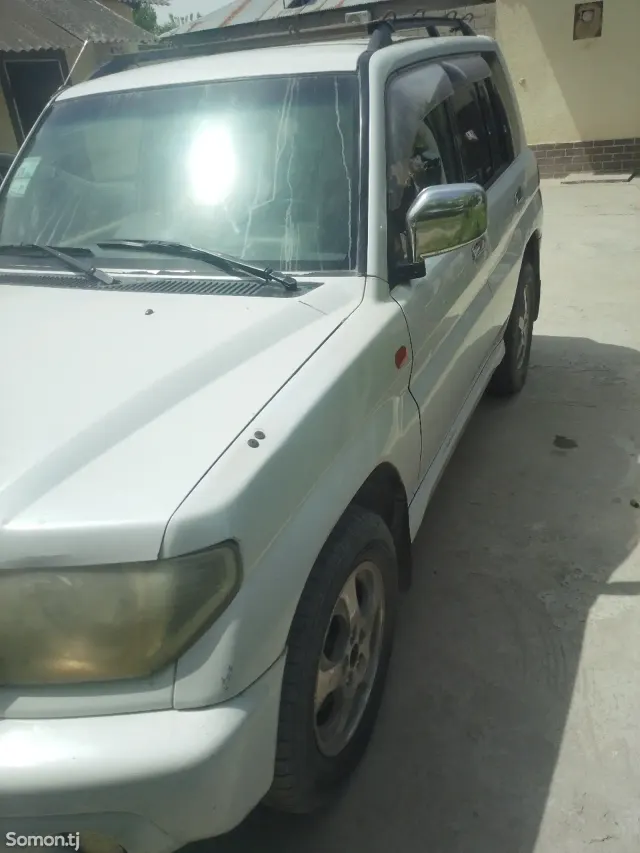Mitsubishi Pajero 2000 · 1.8 AT