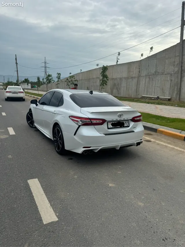 Toyota Camry 2020 · 2.5 AT