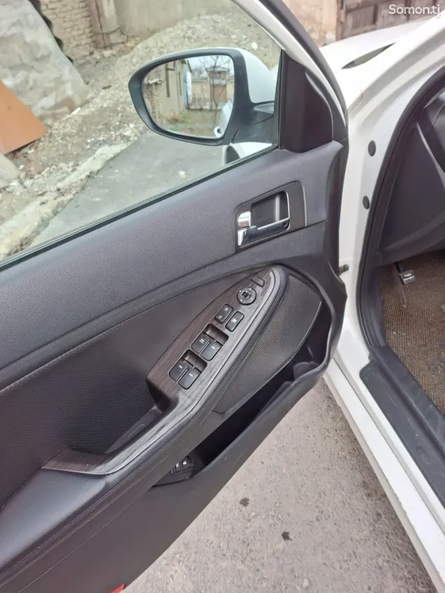 Kia K5 2011 · 2.0 AT