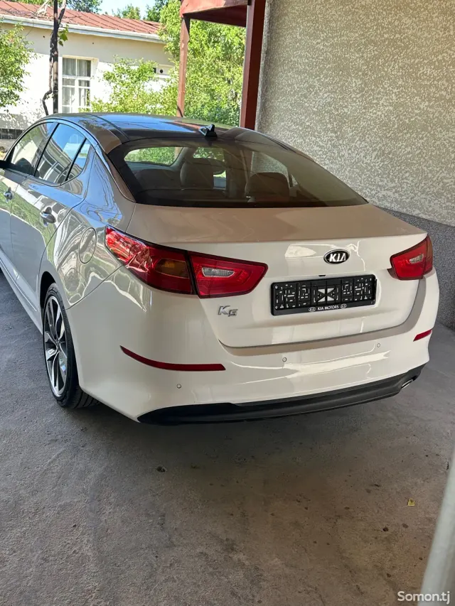 Kia K5 2015 · 2.0 AT