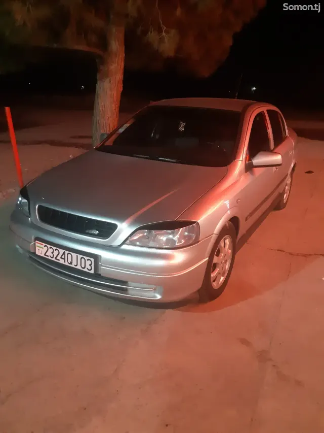 Opel Astra G 1999 · 1.6 MT