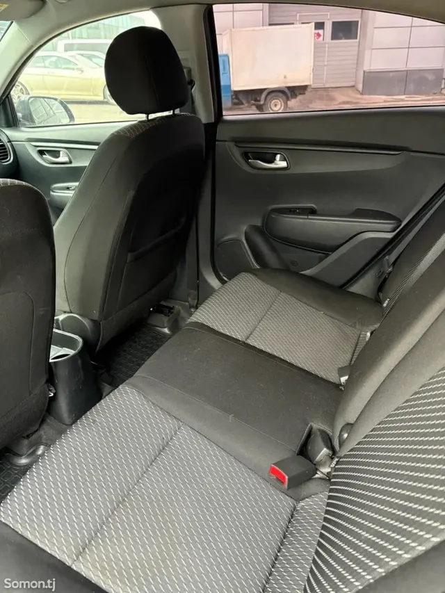 Kia Rio 2019 · 1.6 AT