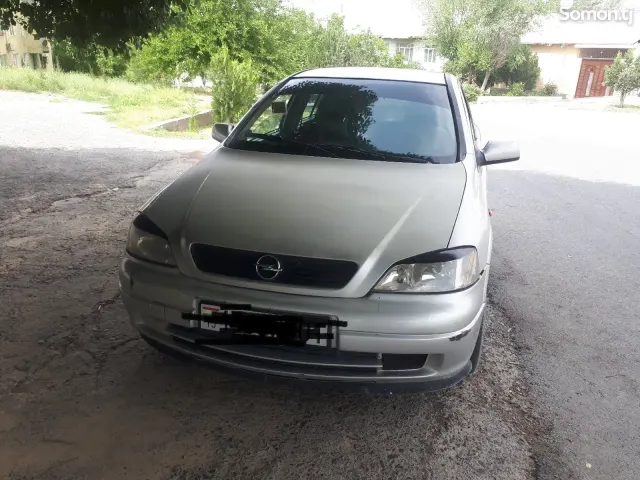 Opel Astra G 1998 · 1.6 MT