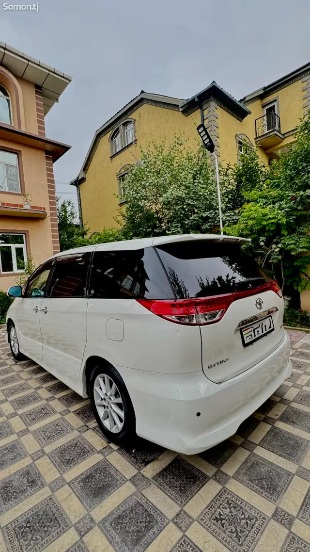 Toyota Estima 2010 · 2.4 AT