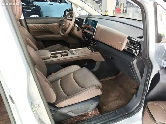 Wuling Starlight 2025 · AT