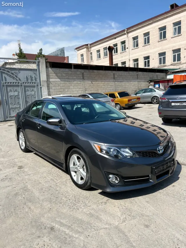 Toyota Camry 2014 · 2.5 AT