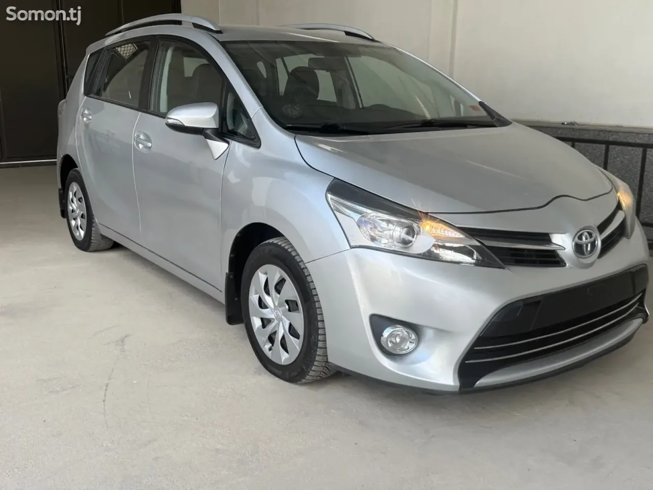 Toyota Verso 2014 · 1.8 MT