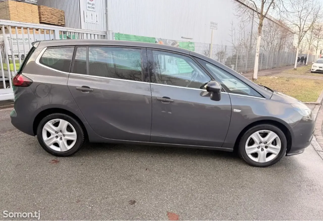 Opel Zafira 2015 · 1.6 AT