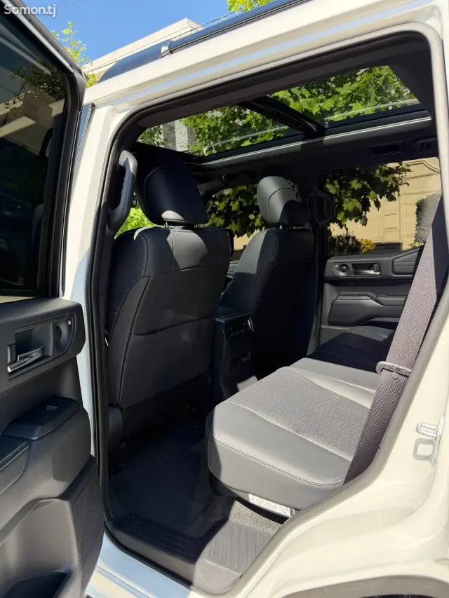 Toyota Land Cruiser Prado 2026 · 2.5 AT
