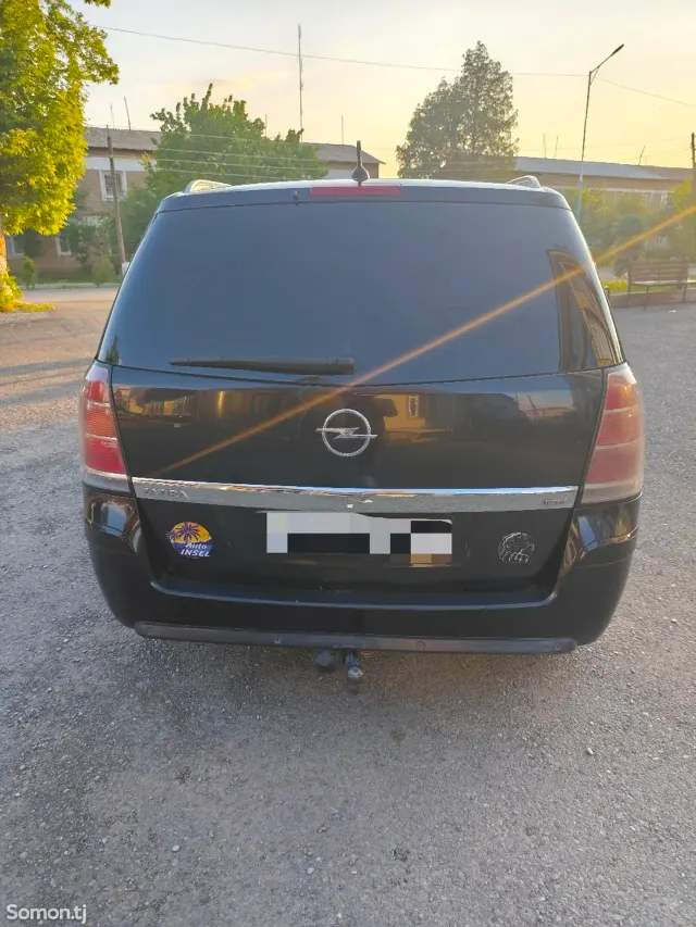 Opel Zafira 2008 · 2.2 AT