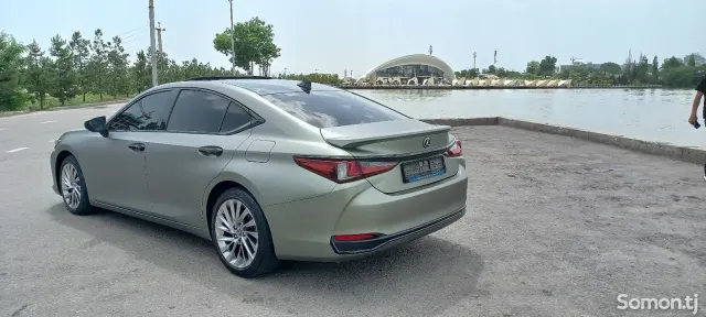 Lexus ES series 2024 · 3.0 AT
