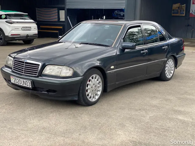 Mercedes-Benz C class 1999 · 2.4 MT