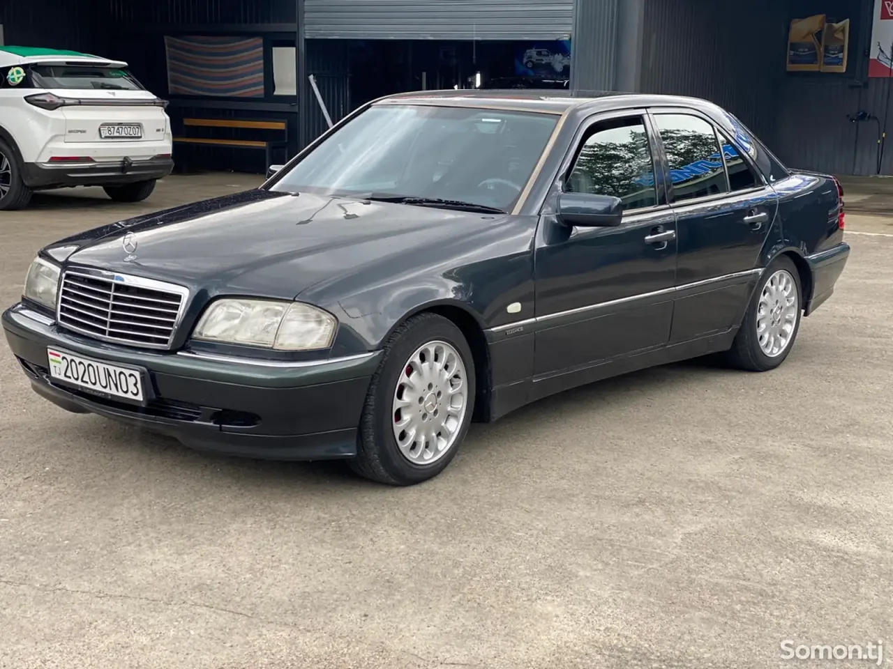 Mercedes-Benz C class 1999 · 2.4 MT