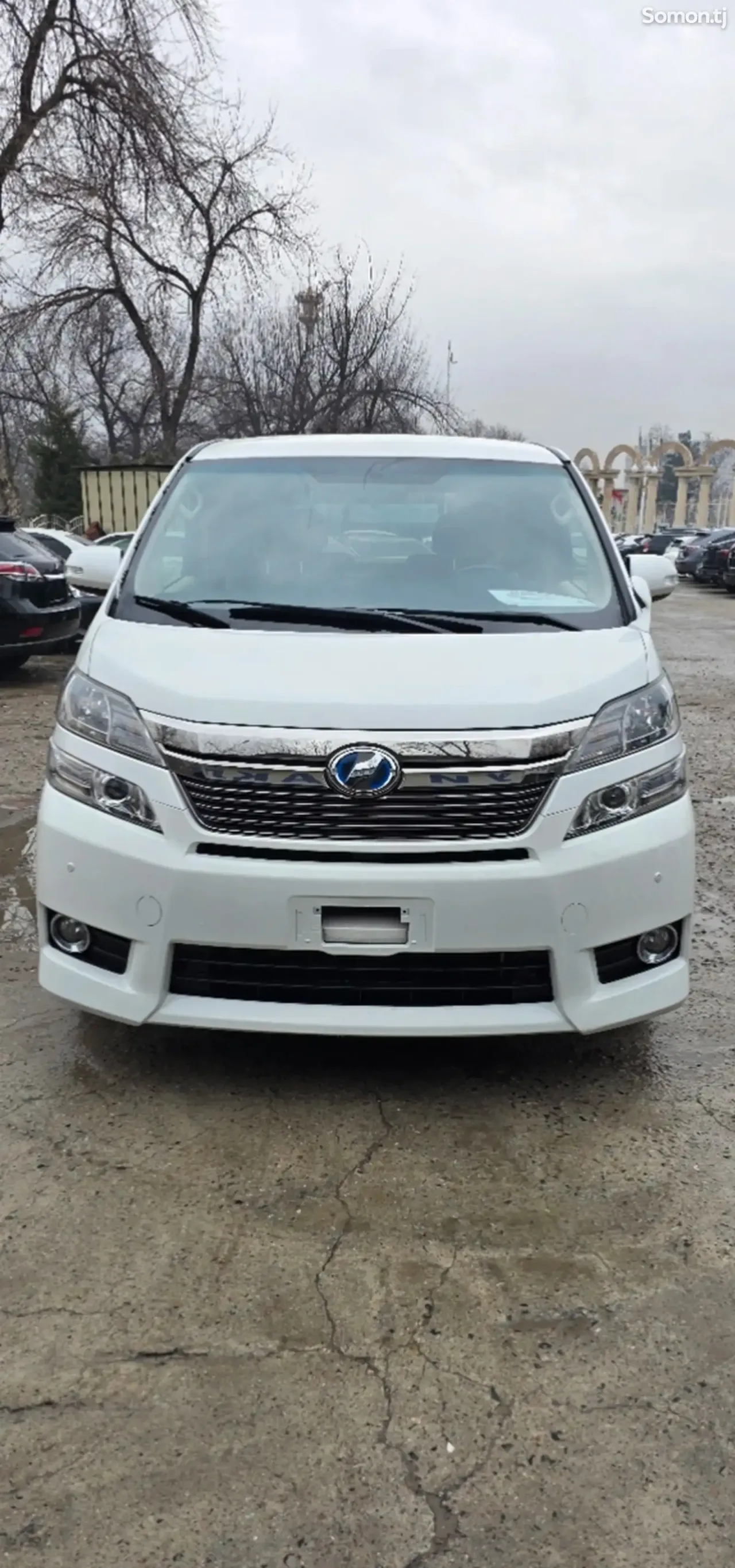 Toyota Vellfire 2014 · 2.4 AT