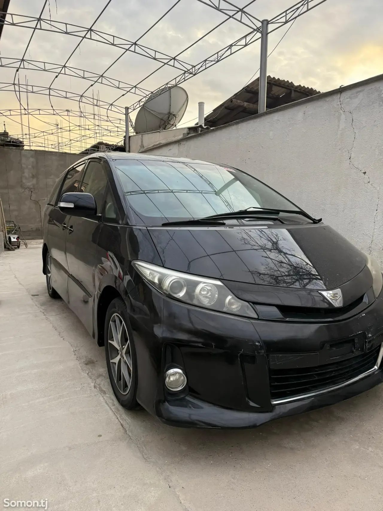 Toyota Estima 2014 · 2.4 AT