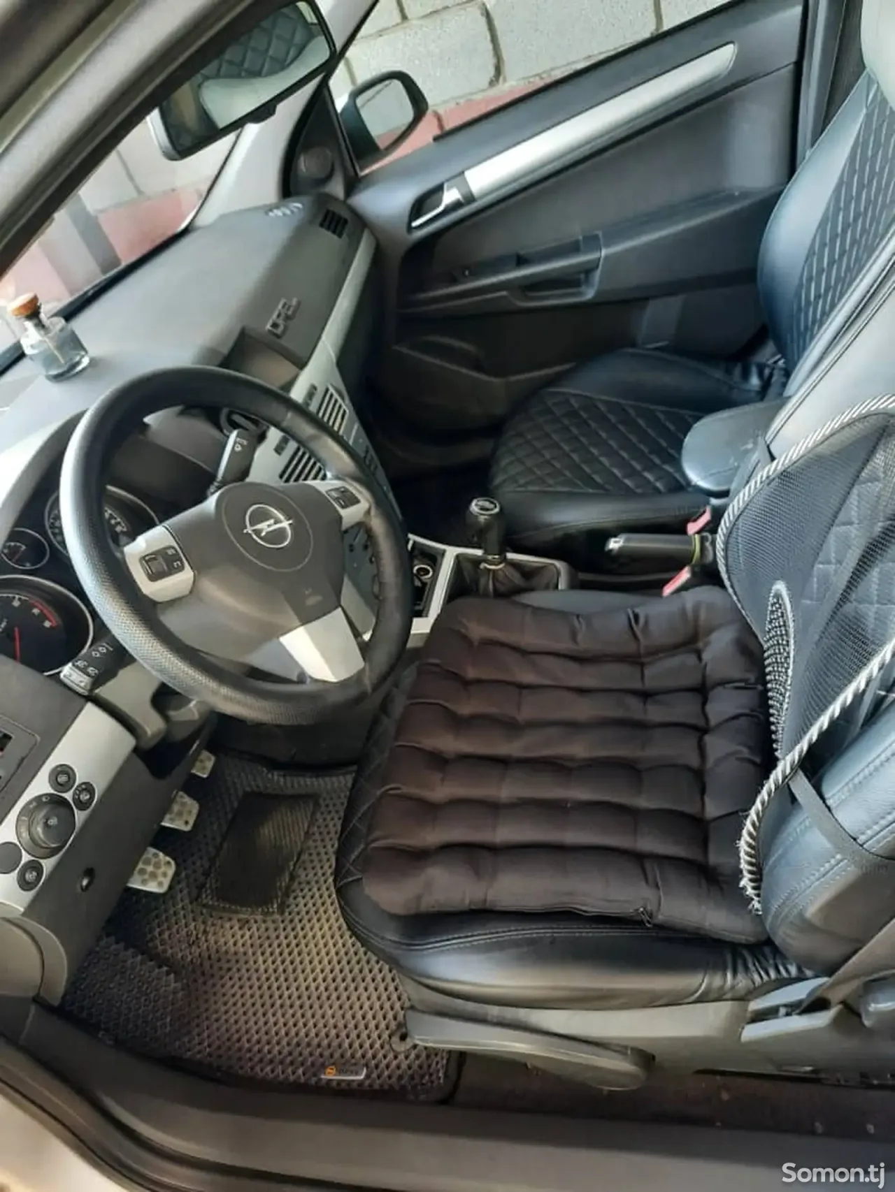 Opel Astra H 2010 · 1.6 MT