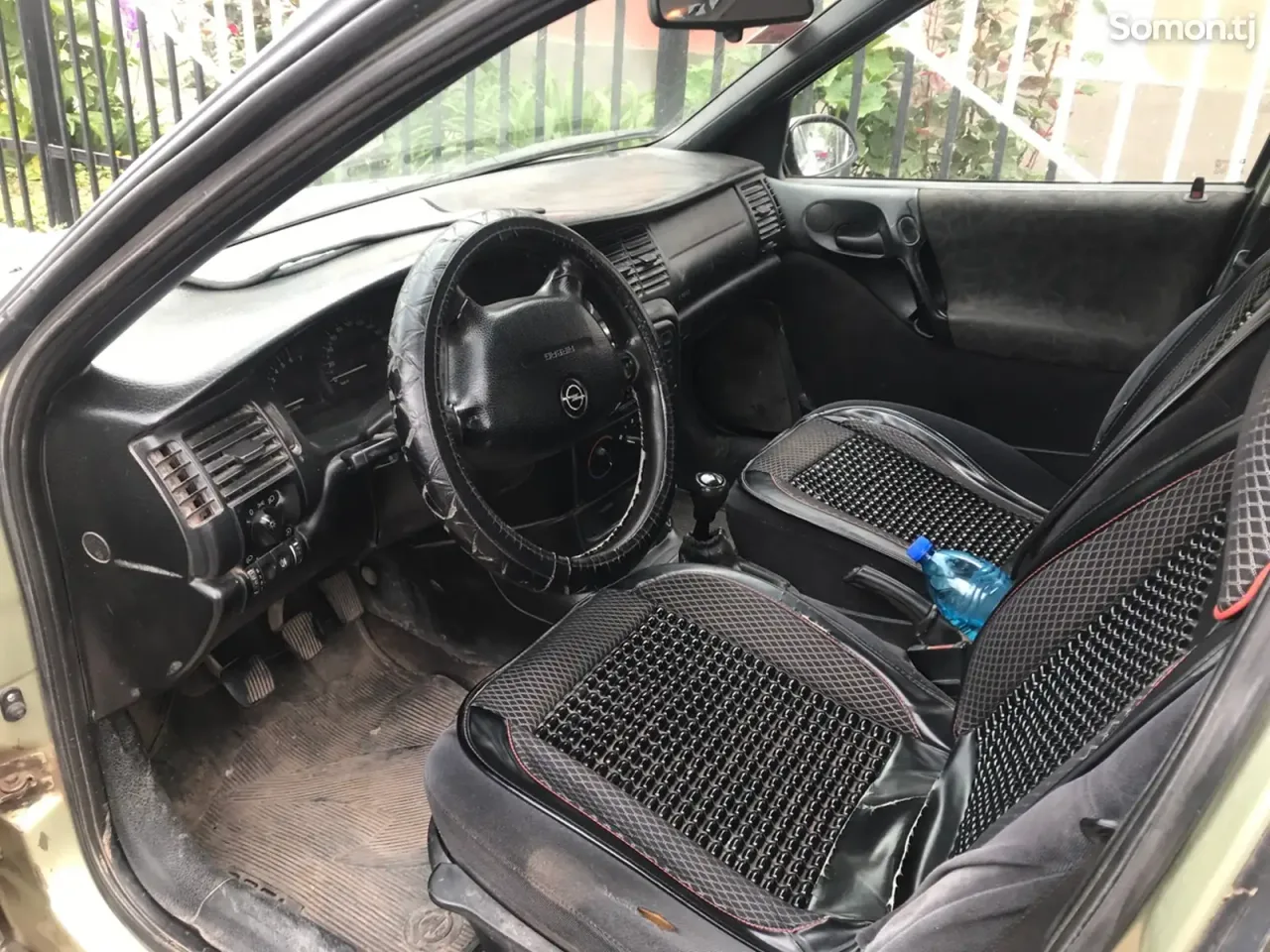 Opel Vectra B 1996 · 1.6 MT