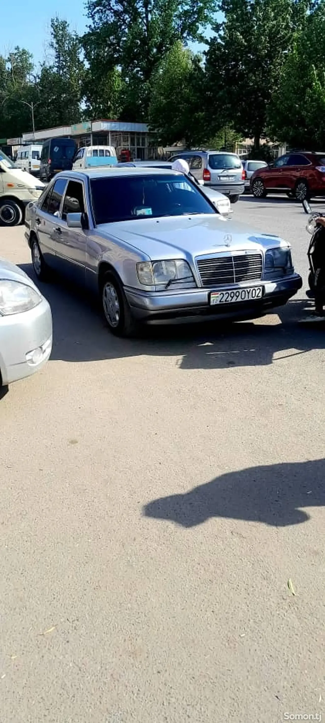 Mercedes-Benz W124 1994 · 2.0 AT