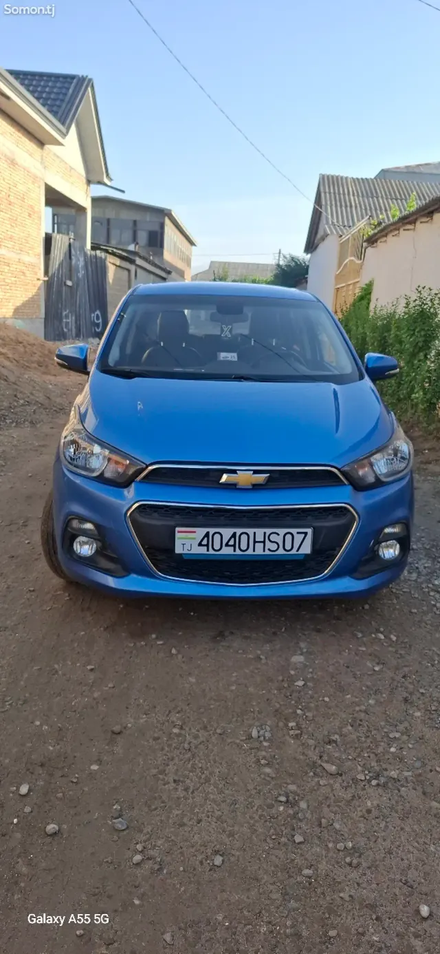 Chevrolet Spark 2016 · 1.0 AT