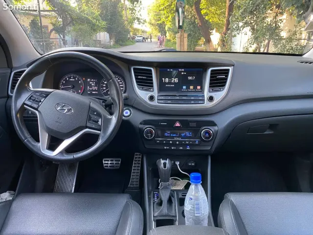 Hyundai Tucson 2016 · 1.6 AT