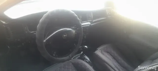 Opel Vectra B 1995 · 1.6 MT