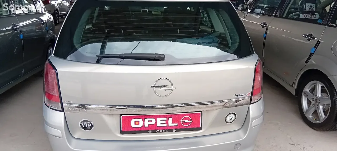 Opel Astra H 2007 · 1.6 MT