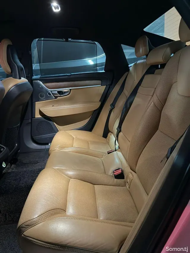 Volvo S90 2017 · 2.0 AT