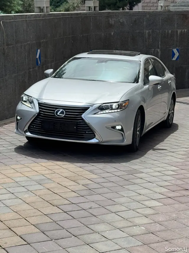 Lexus ES series 2014 · 2.5 AT