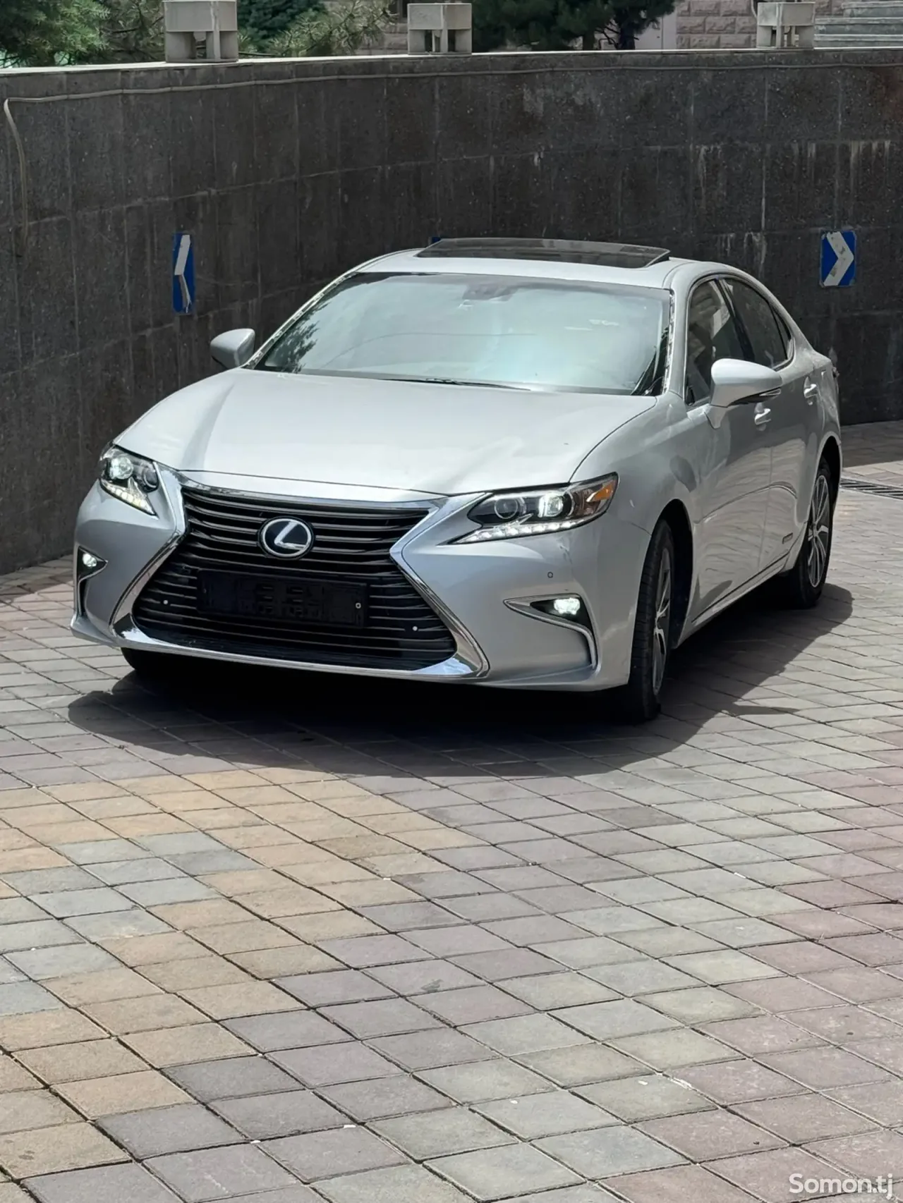 Lexus ES series 2014 · 2.5 AT