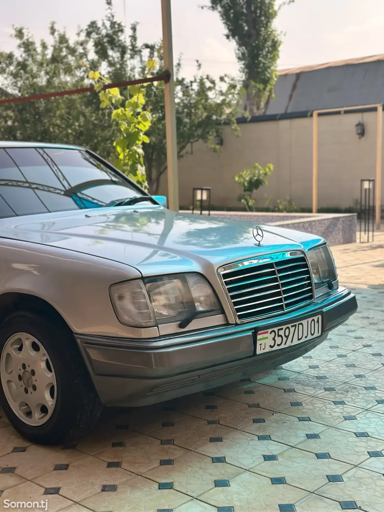 Mercedes-Benz E class 1994 · 2.0 AT