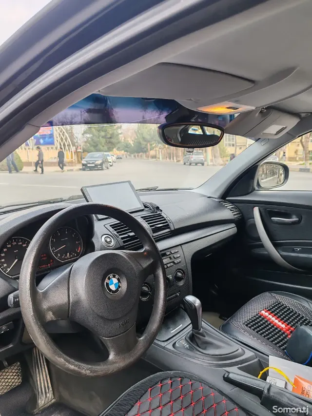 BMW 1 series 2010 · 1.6 AT