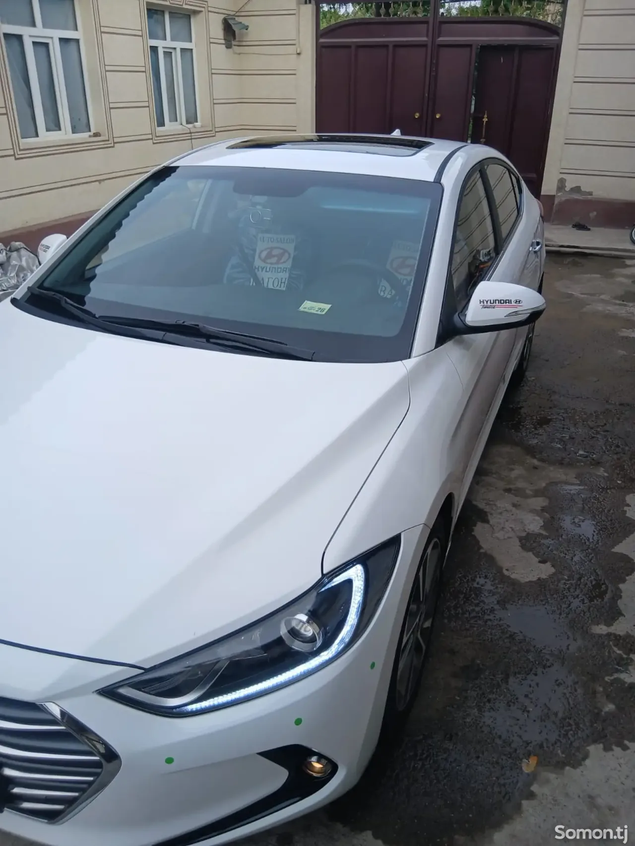 Hyundai Avante 2015 · 1.6 AT