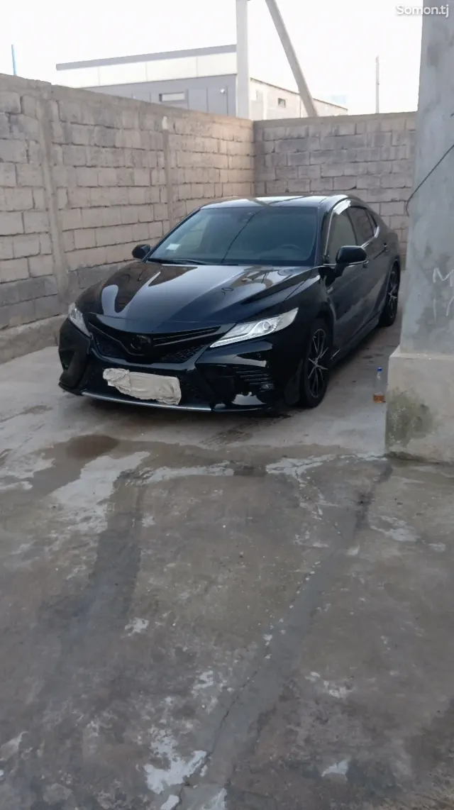 Toyota Camry 2018 · 2.5 AT