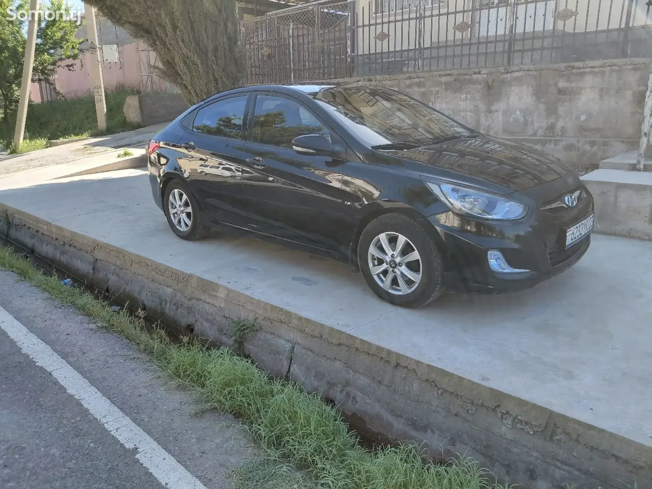 Hyundai Solaris 2011 · 1.6 MT