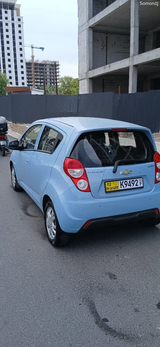 Chevrolet Spark 2014 · 1.1 AT