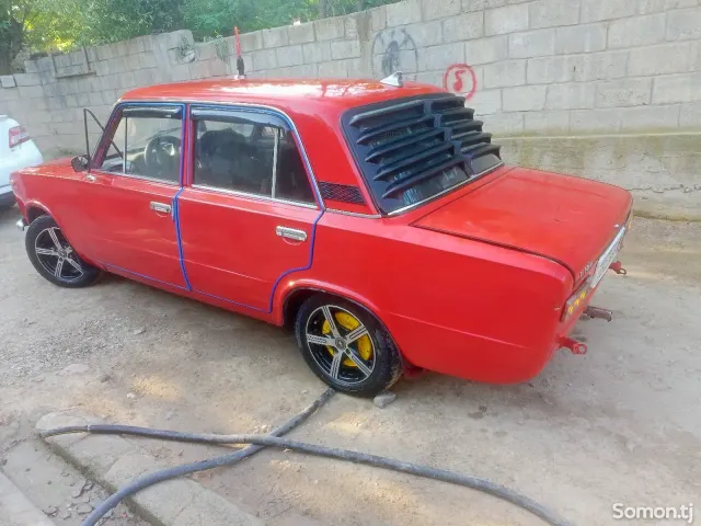 Lada (ВАЗ) 2101 1983 · 0.5 MT