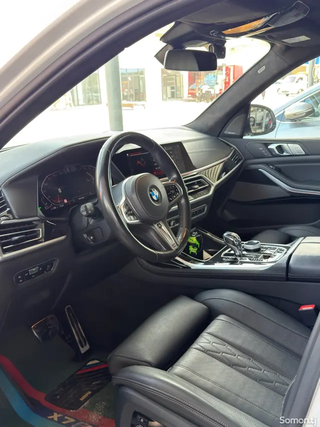 BMW X7 2021 · 3.0 AT