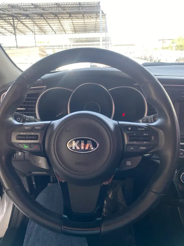 Kia K5 2015 · 2.0 AT