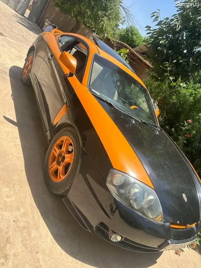 Hyundai Tiburon 2004 · 2.0 MT