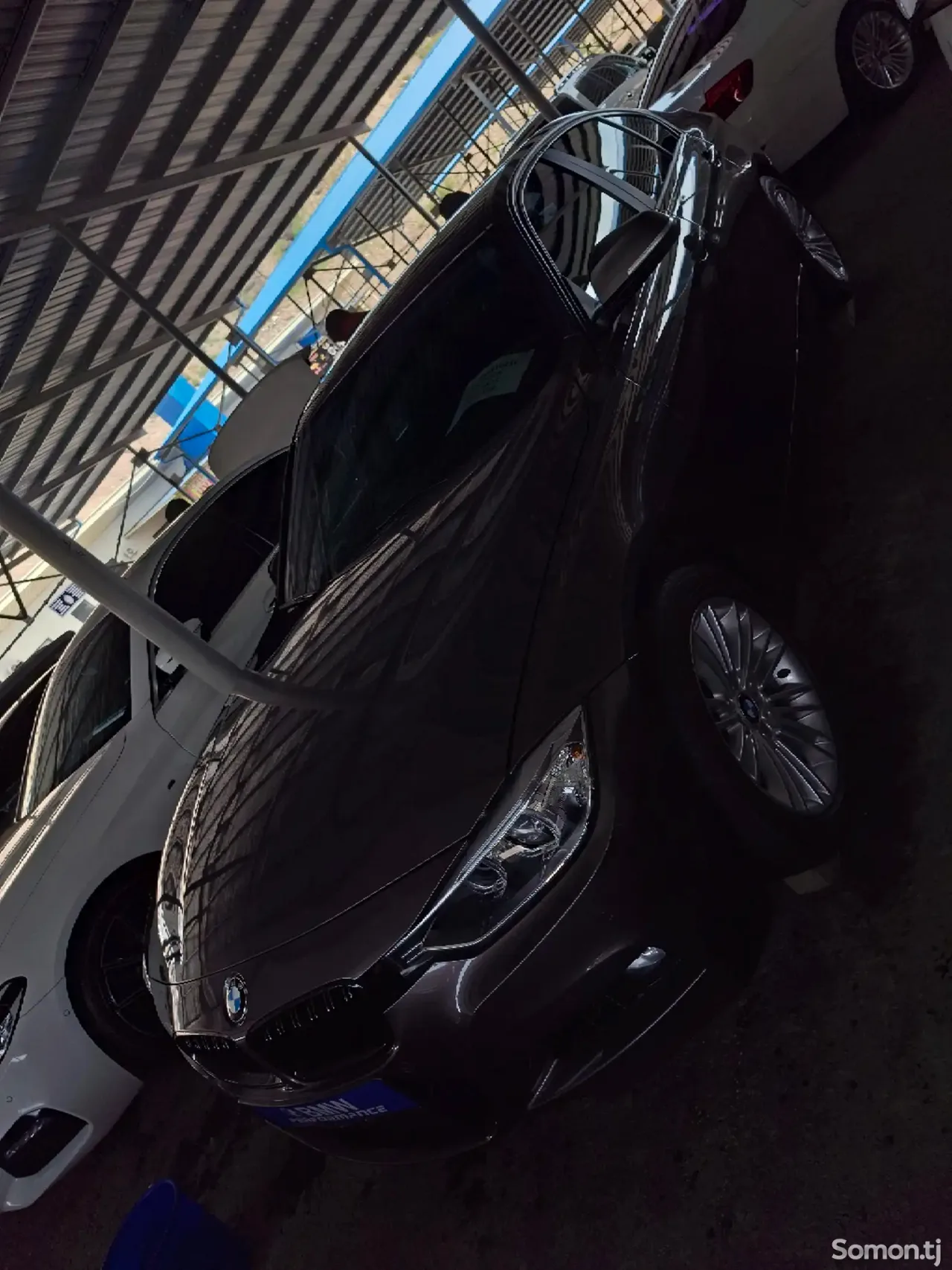 BMW 3 series 2015 · 2.0 AT