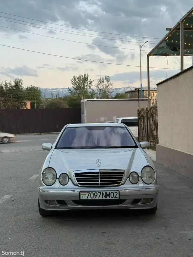 Mercedes-Benz E class 2001 · 2.3 AT