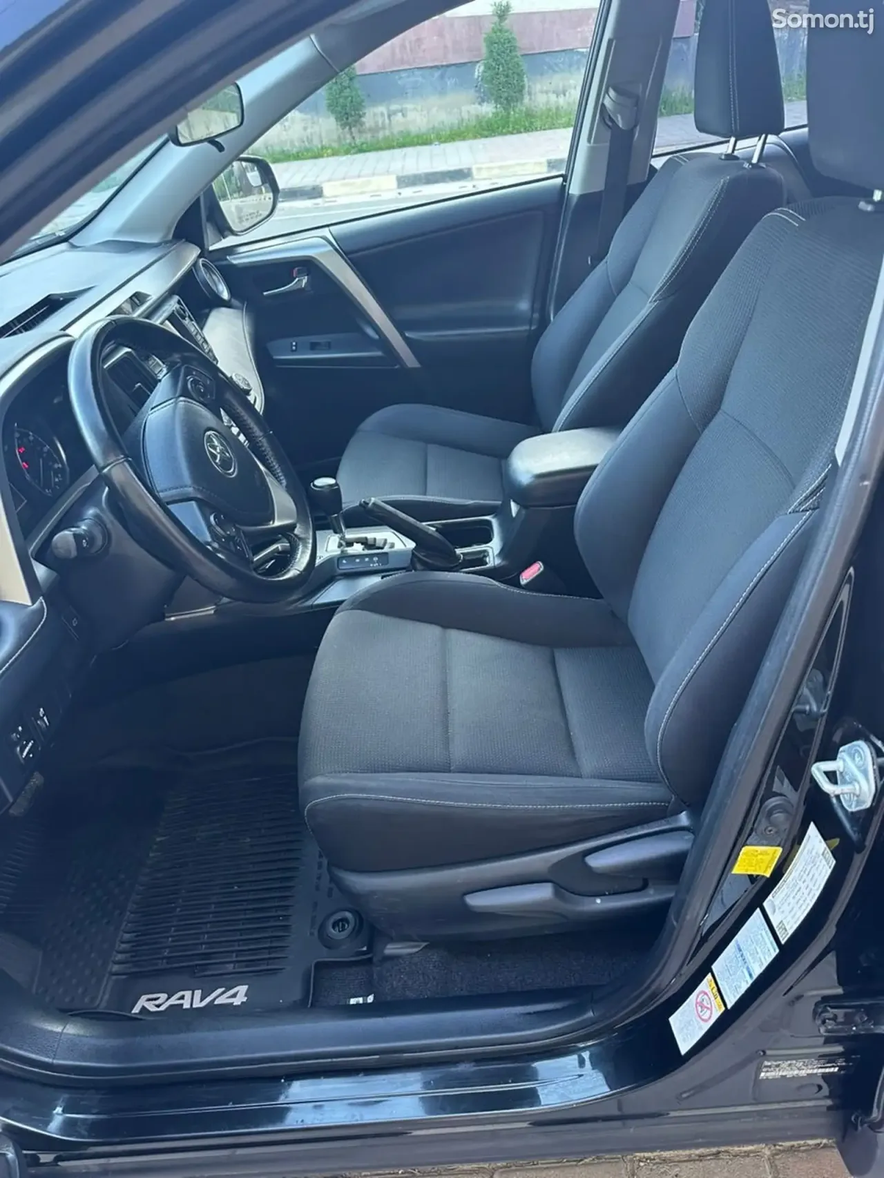Toyota RAV 4 2016 · 2.5 AT