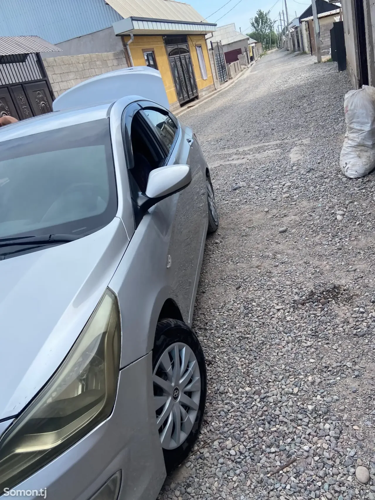 Hyundai Solaris 2015 · 1.6 MT