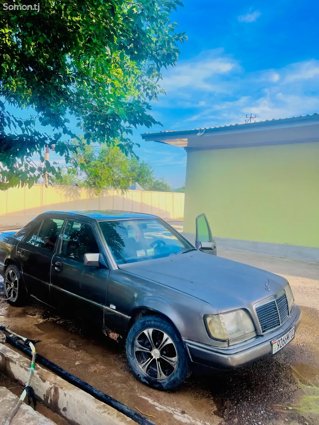 Mercedes-Benz W124 1994 · 2.2 MT