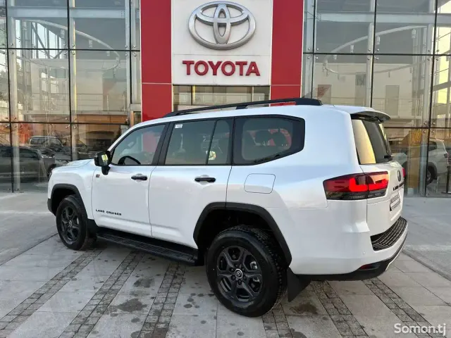 Toyota Land Cruiser 2025 · 3.5 AT