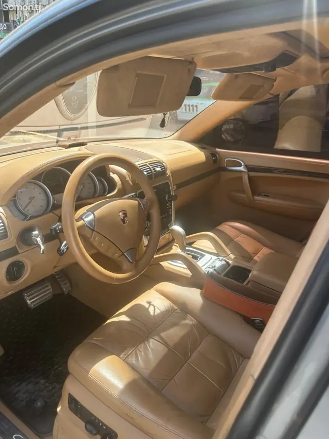 Porsche Cayenne 2010 · 4.8 AT