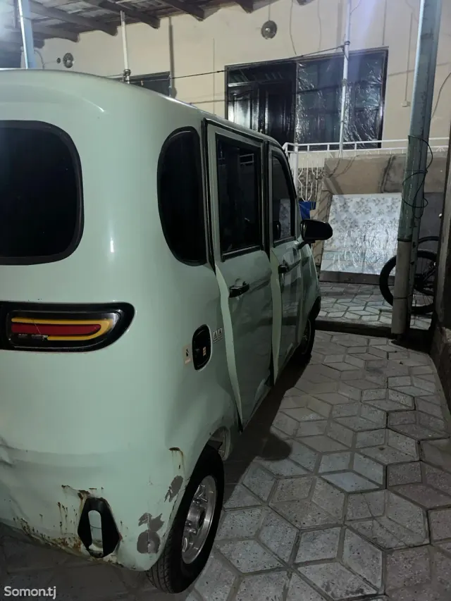 Wuling Hongguang 2025 · AT