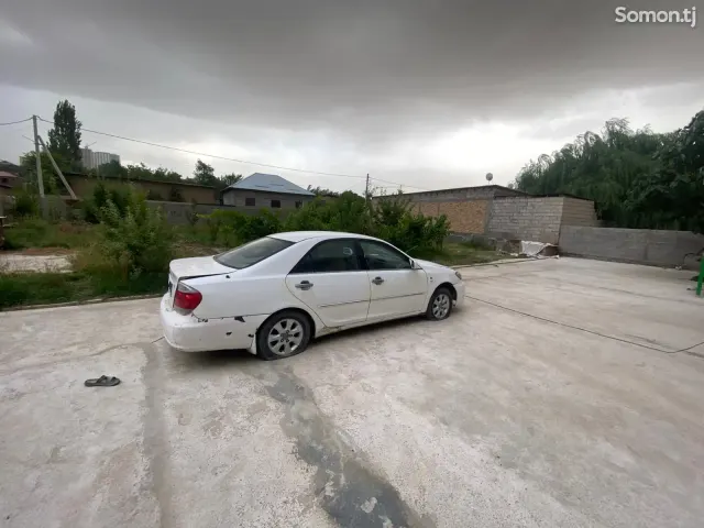 Toyota Camry 2005 · 2.4 AT