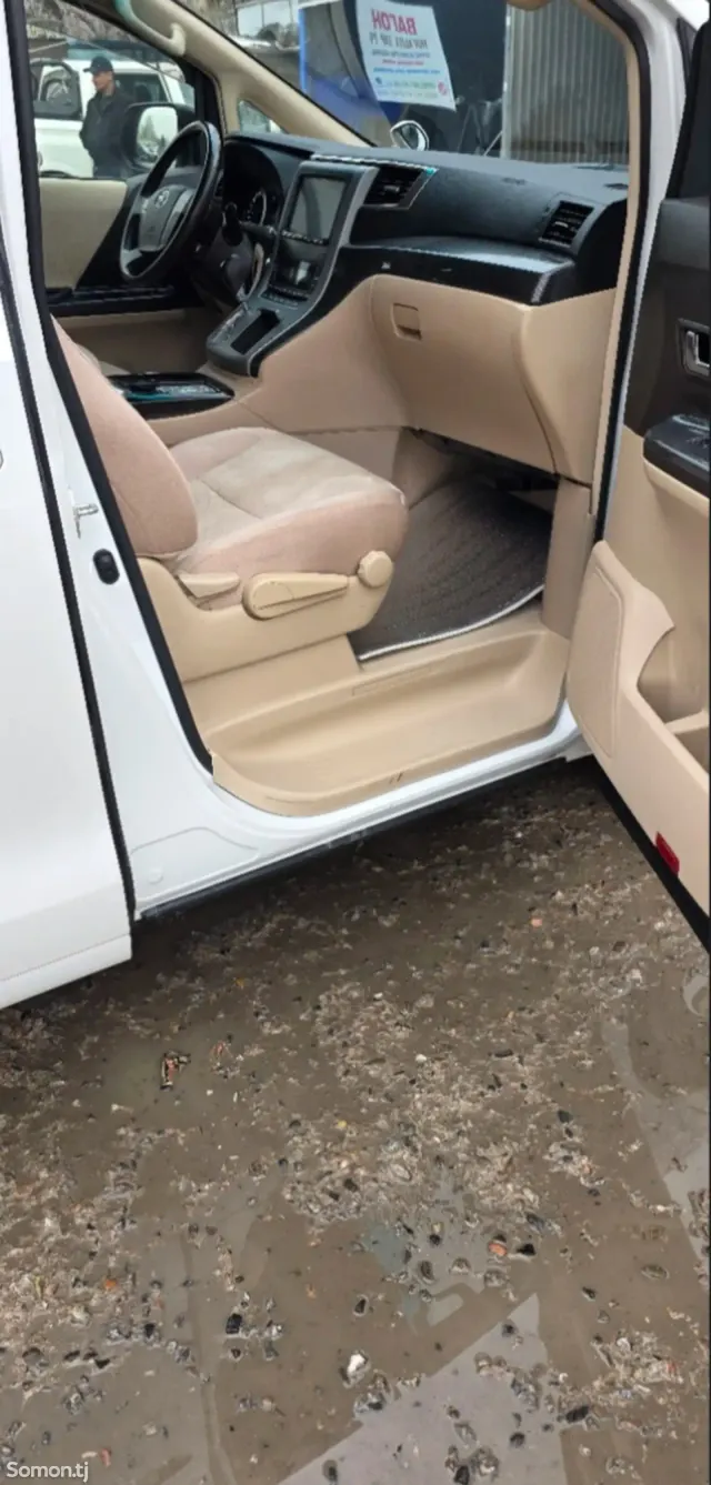 Toyota Vellfire 2014 · 2.4 AT