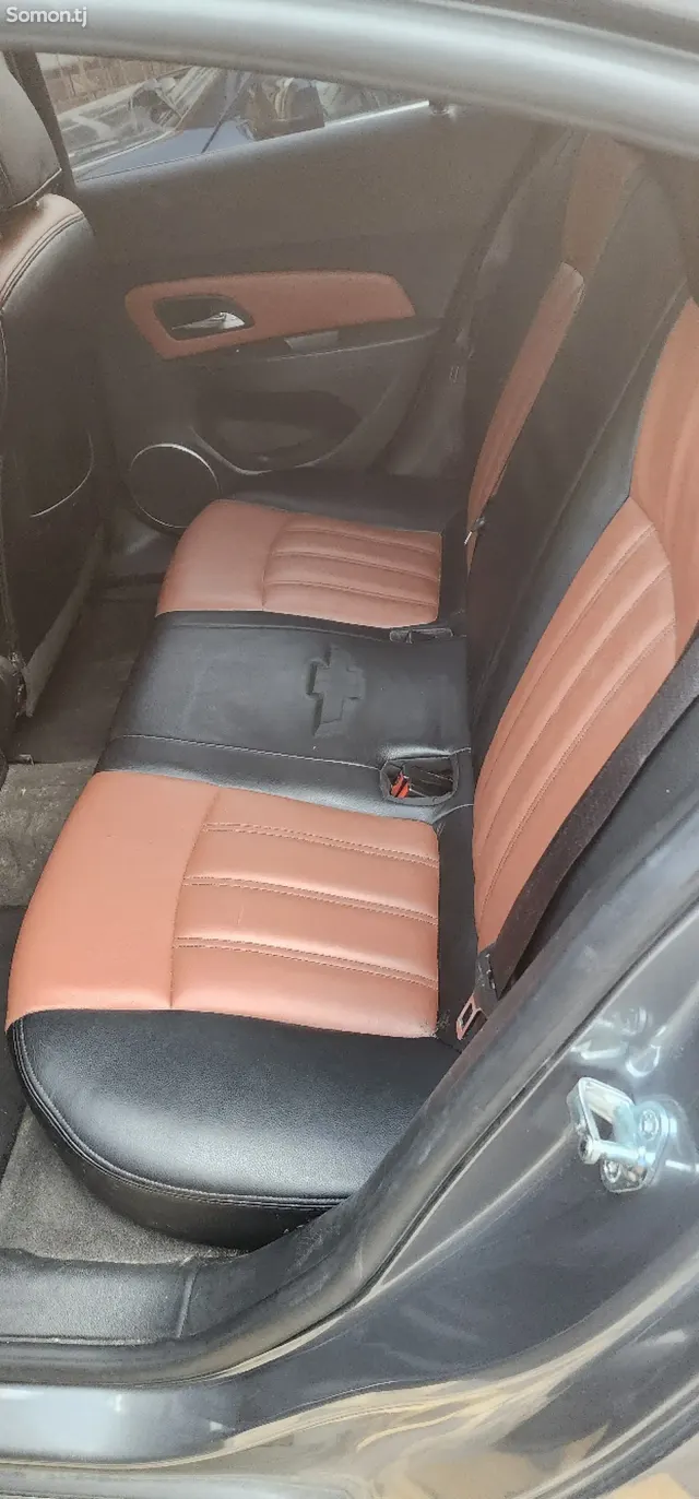 Chevrolet Cruze 2015 · 1.8 AT